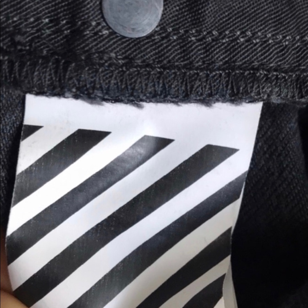 Off-White - Picture 5 of 7